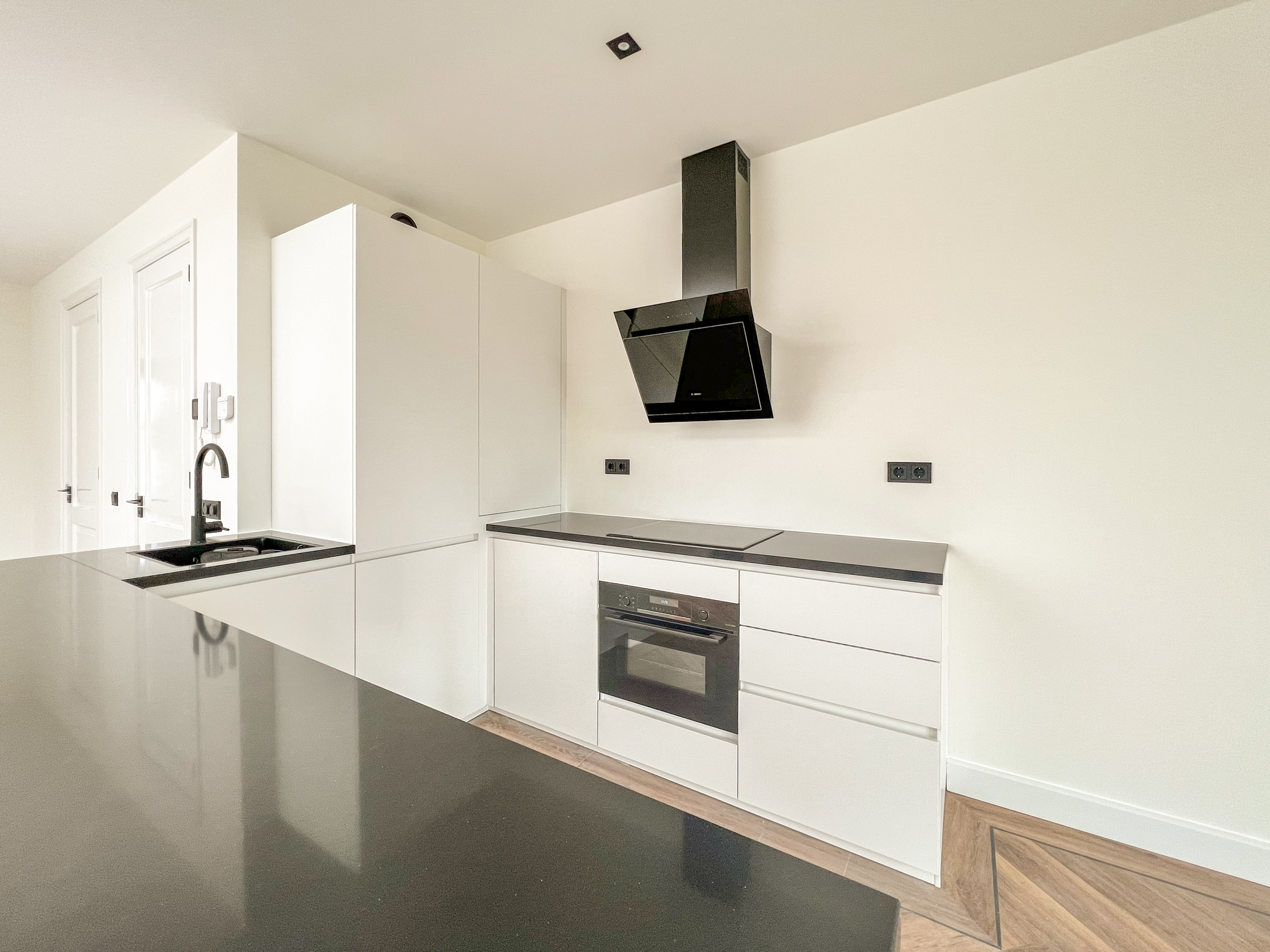 https://www.reykswacht.nl/wp-content/uploads/2022/10/Vespuccistraat-43-3-na-verbouwing-12.jpg